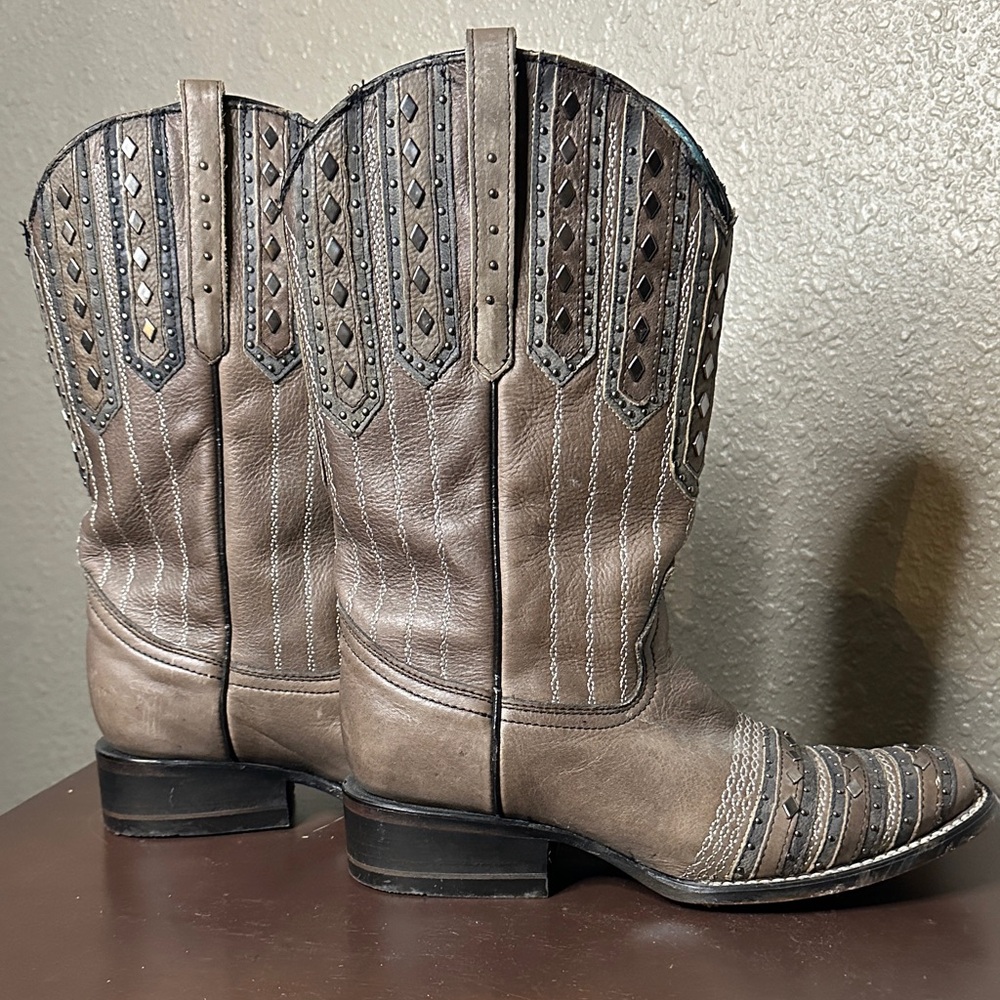 CORRAL VINTAGE Studded‎ Detail Boots - Picture 5 of 9